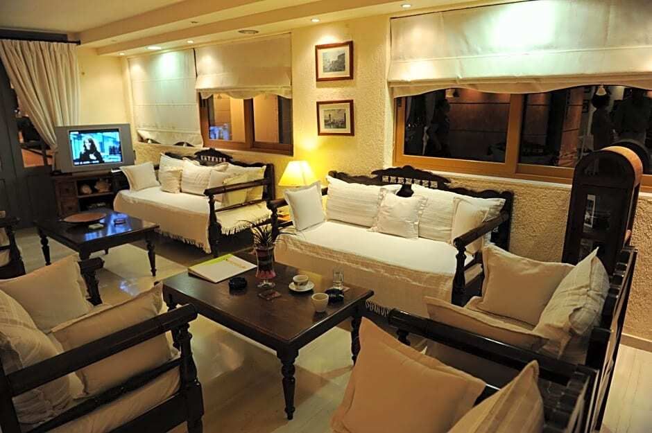 Sunbeam - اجيوس نيكولاوس (كرت) - غرفة معيشة