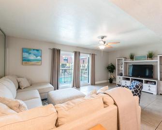 Cocoa Beach Club - Cocoa Beach - Living room
