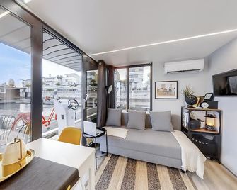ザ ホームボート カンパニー パルケ ダス ナソンイス - リスボン - リビングルーム