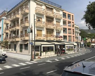 Apartment Laigueglia to rent sleeps 5/6 - Laigueglia - Building
