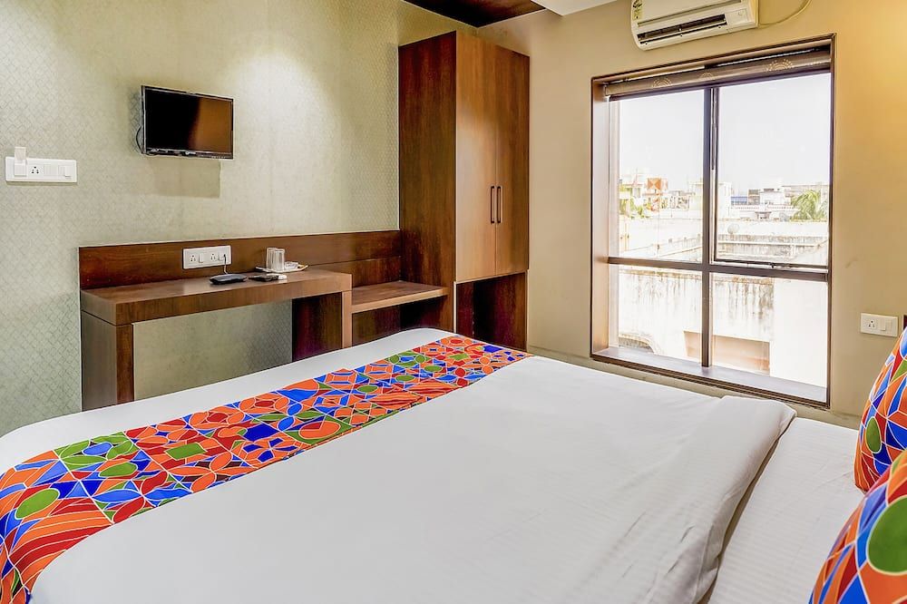 Fabhotel Eros 211 - Nr Sreebhumi - כלכולתה - חדר שינה
