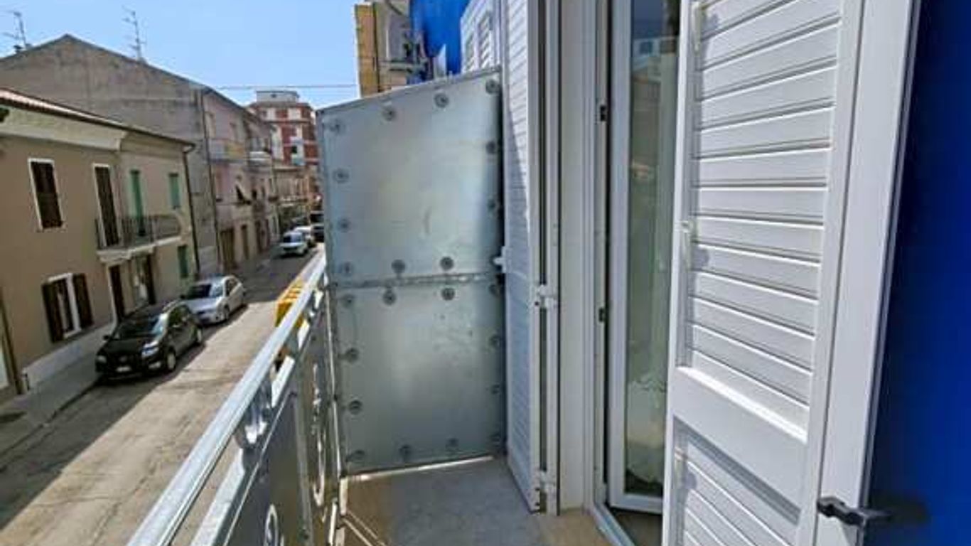 Dormi da me sul mare