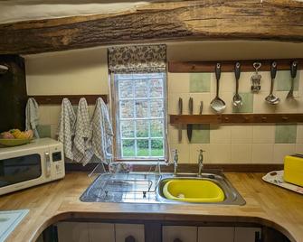 Harvest Cottage sleeps 2 - Wrexham - Küche