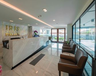 Iris palace - Pattaya - Receptionist