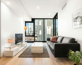 Astra Apartments Sydney York And George - Sydney - Living room