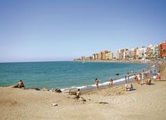 Look forward to a relaxing vacation in this vacation apartment by the sea. - Fuengirola - Strand