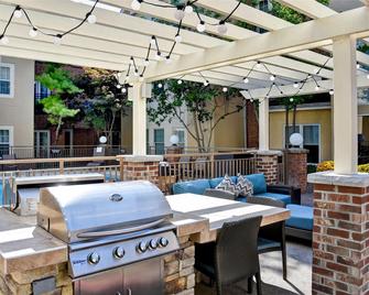 Homewood Suites by Hilton Kansas City - Airport - Kansas City - Patio