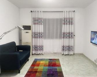 Tosh, Sitting Room With Bedroom Ensuite - Acra - Sala de estar