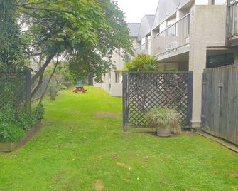 Mana Motel - Wellington - Outdoors view