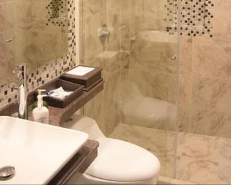 Hotel Castilla Real - Pereira - Casa de banho