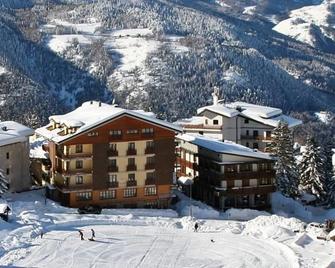 Hotel Stella Alpina - Sauze d'Oulx - Budova