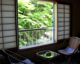 Hatsushiro Ryokan - Numata - Balcón