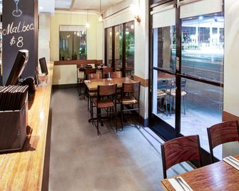 Travelodge by Wyndham Culver City - Culver City - Restaurant