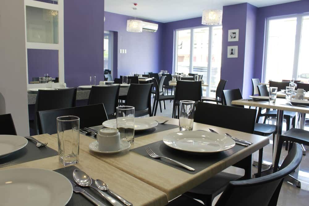 Leez Inn Malate - מנילה - מסעדה