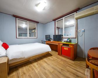 Yeosu Hak-dong J - Yeosu - Chambre