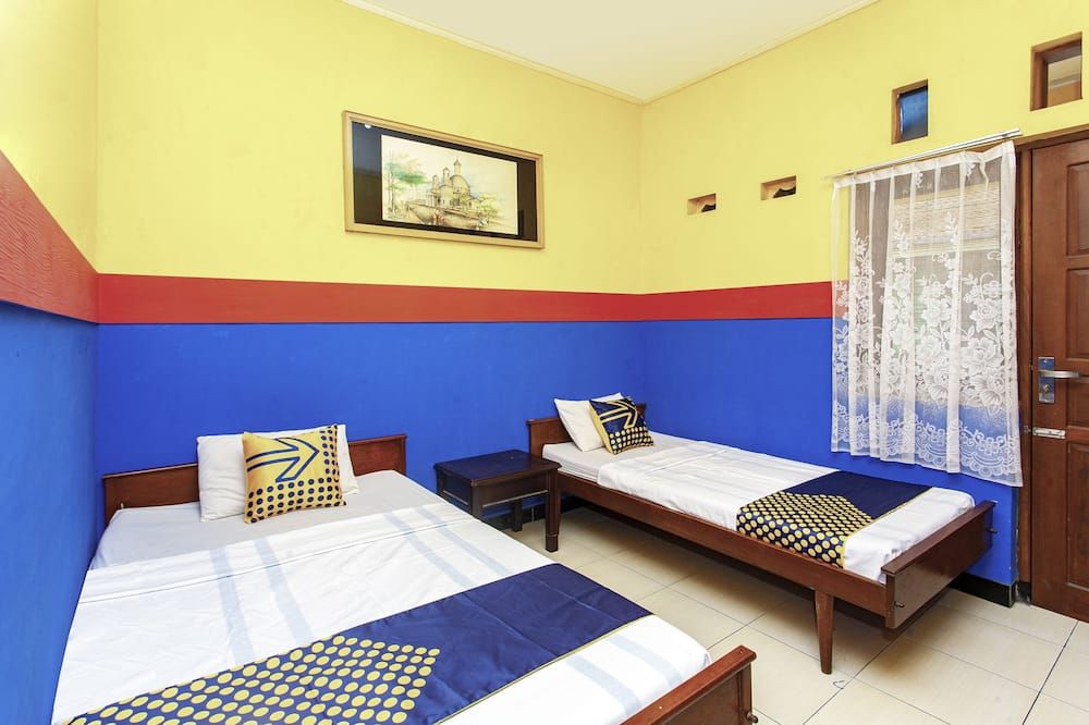Spot On 2815 Hotel Damai - Cilacap - Bedroom