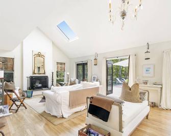Designer home in a prime location - Close to wineries and Ocean Beaches - Sagaponack - Sala de estar