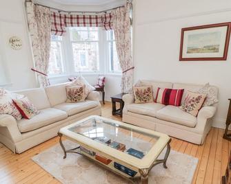 Iona 10 Palace Street East - Berwick-Upon-Tweed - Living room
