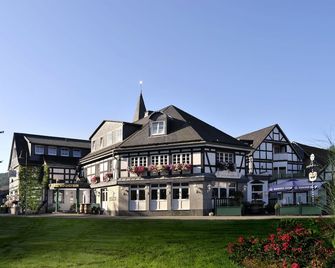 Landidyll Hotel Haus Hochstein - Eslohe - Gebäude