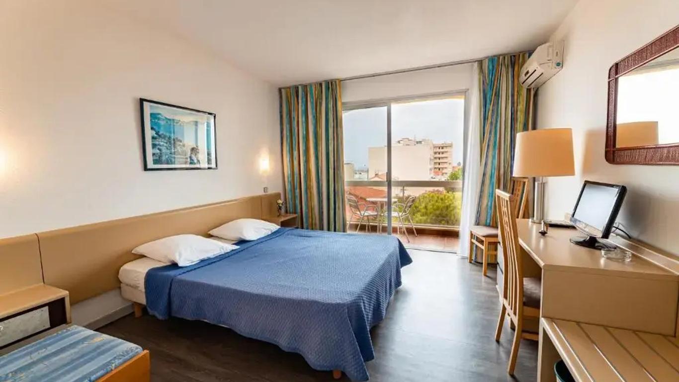 Hotel du Port