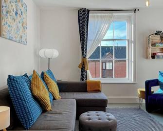 Apartment Three - Uk48495 - Gloucester - Pokój dzienny