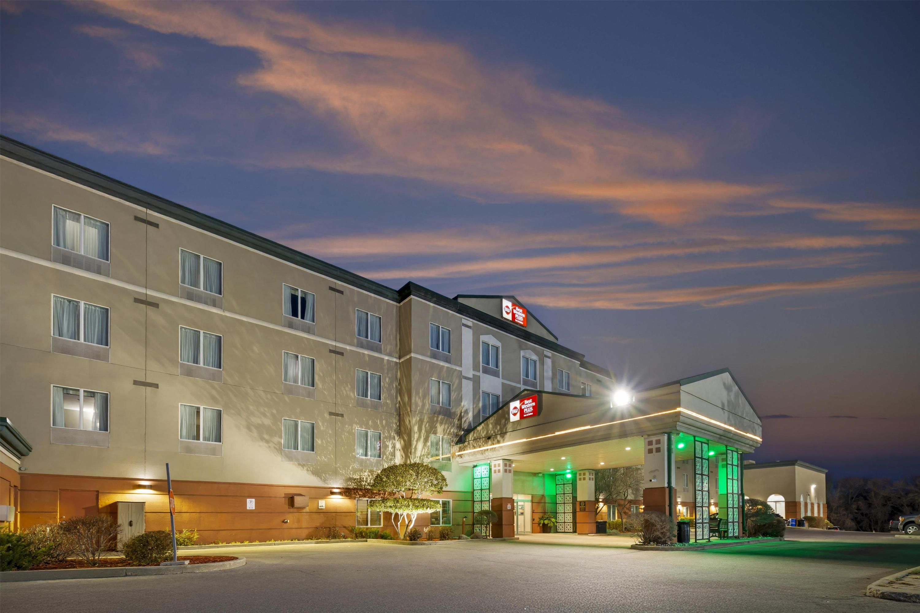 Best Western Plus Pembina Inn & Suites