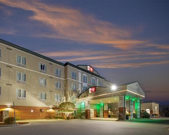 Best Western Plus Pembina Inn & Suites - וויניפג - בניין
