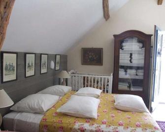 Les Glycines - Ury - Bedroom