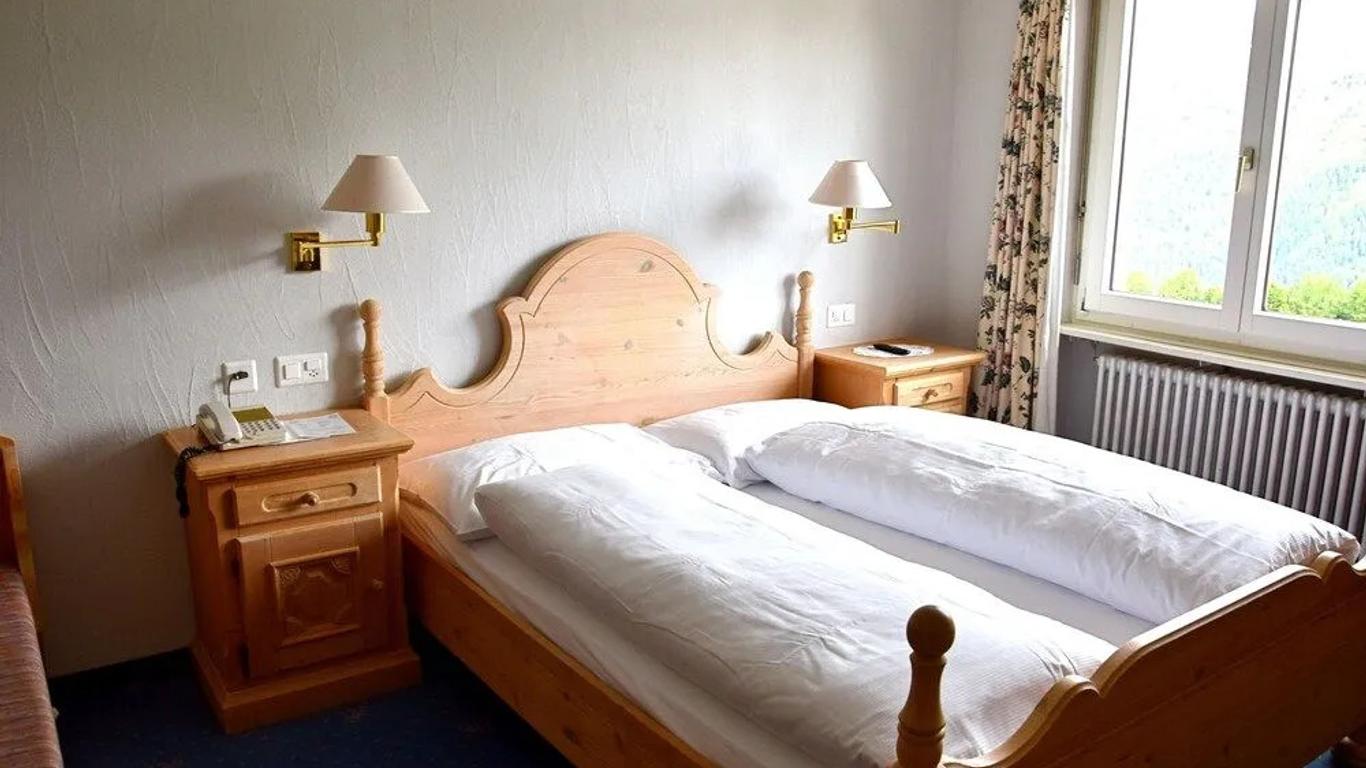 Hotel Salastrains