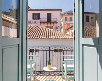 999 Luxury Hotel - נפפיליון - מרפסת