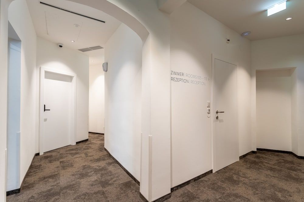 Hallway view of Dauntown Rooms - Self Check-In