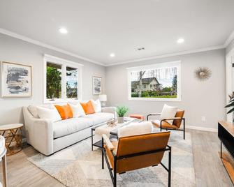 4br Lux Los Gatos Home: Style & Comfy - Los Gatos - Living room