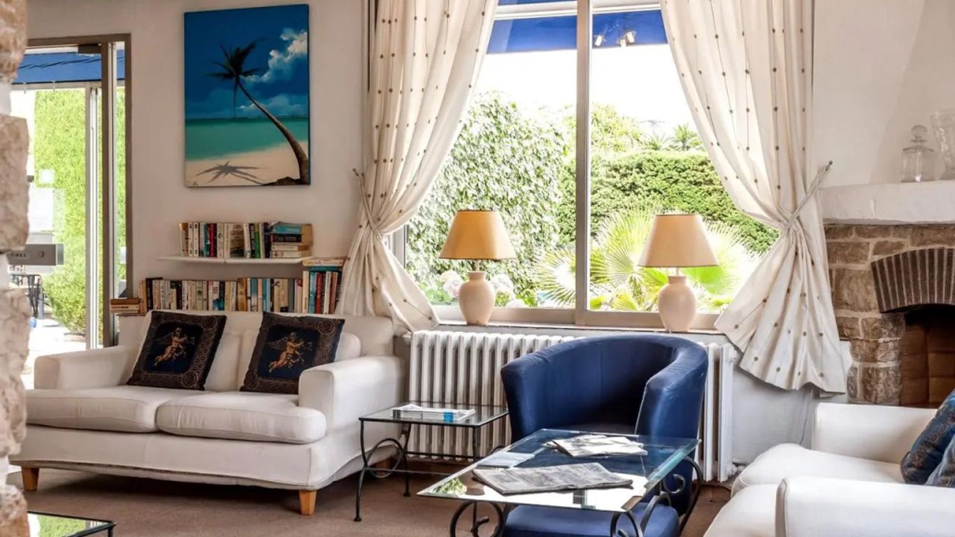 Hotel Cayrons Vence & St Paul de Vence