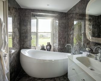 Aynsome Manor Hotel - Grange-over-Sands - Bathroom