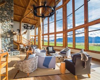 Fiordland Lodge - Te Anau - Lounge