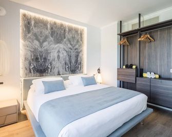 Hotel Luna - Marina di Massa - Camera da letto