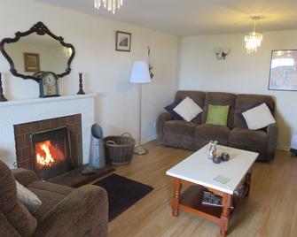 The Coach House Self Catering Apartments - Ballymena - Living room