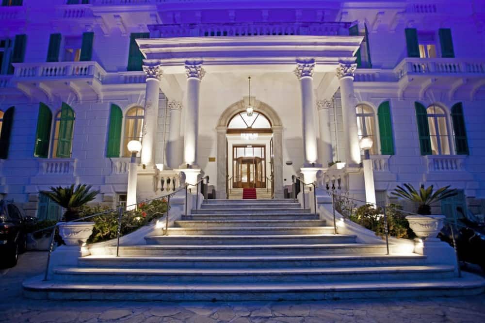 جروند أوتل ايه ديزانجليه - San Remo - مبنى