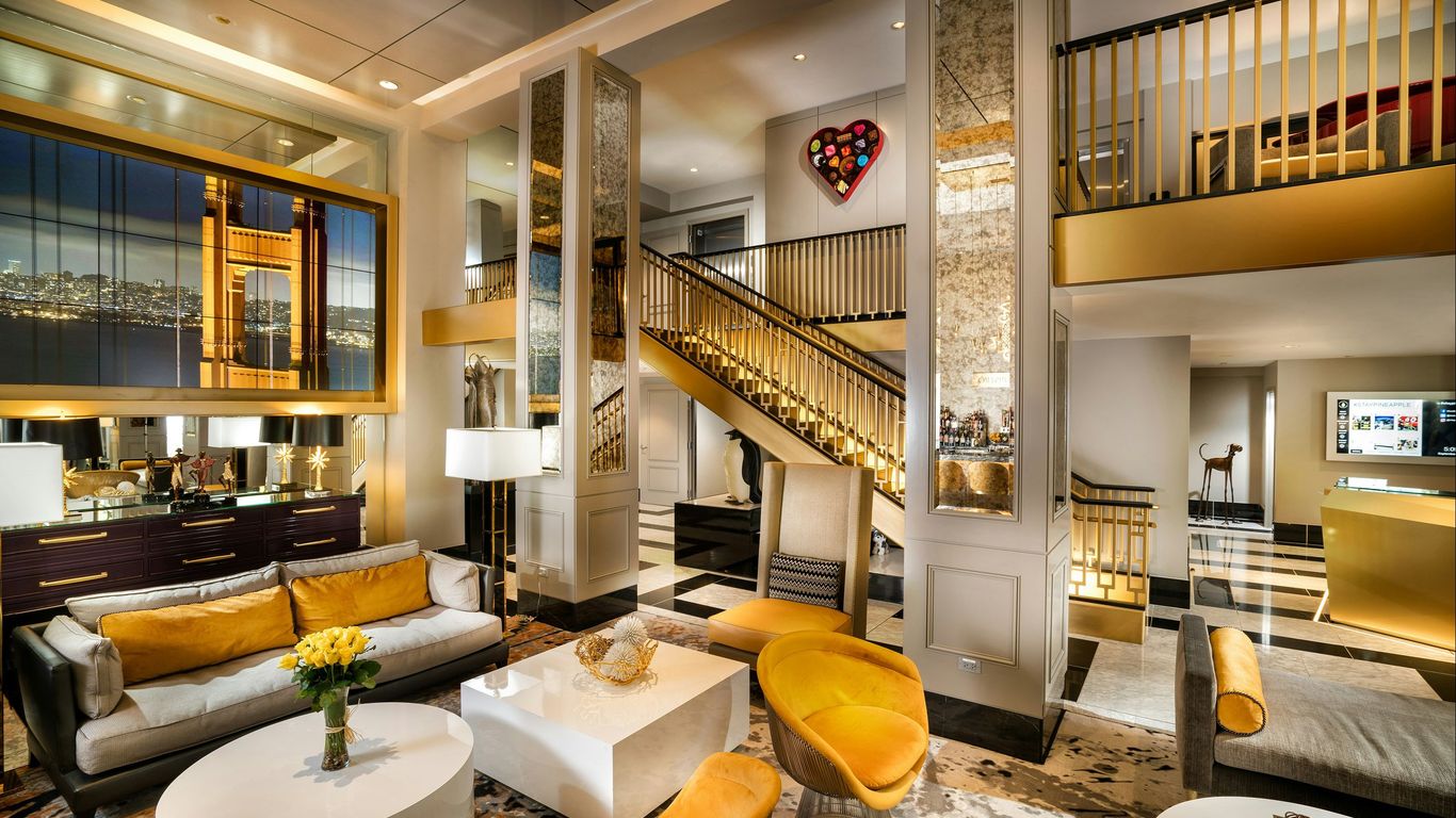 스테이파인애플, 언 엘리건트 호텔, 유니언 스퀘어