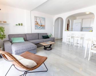 45-Modern Apartment with Ocean Views, Riviera del Sol, Málaga - Sitio de Calahonda - Huiskamer