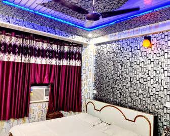 Hotel Mayur - Haridwar - Bedroom