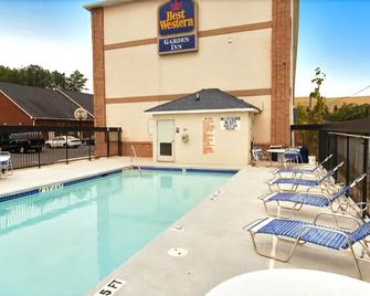 Garden Inn Hotel - Union City - Pool