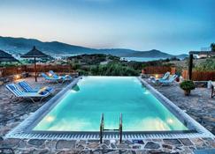 Villa Glan Y Mor - Elounda - Pool