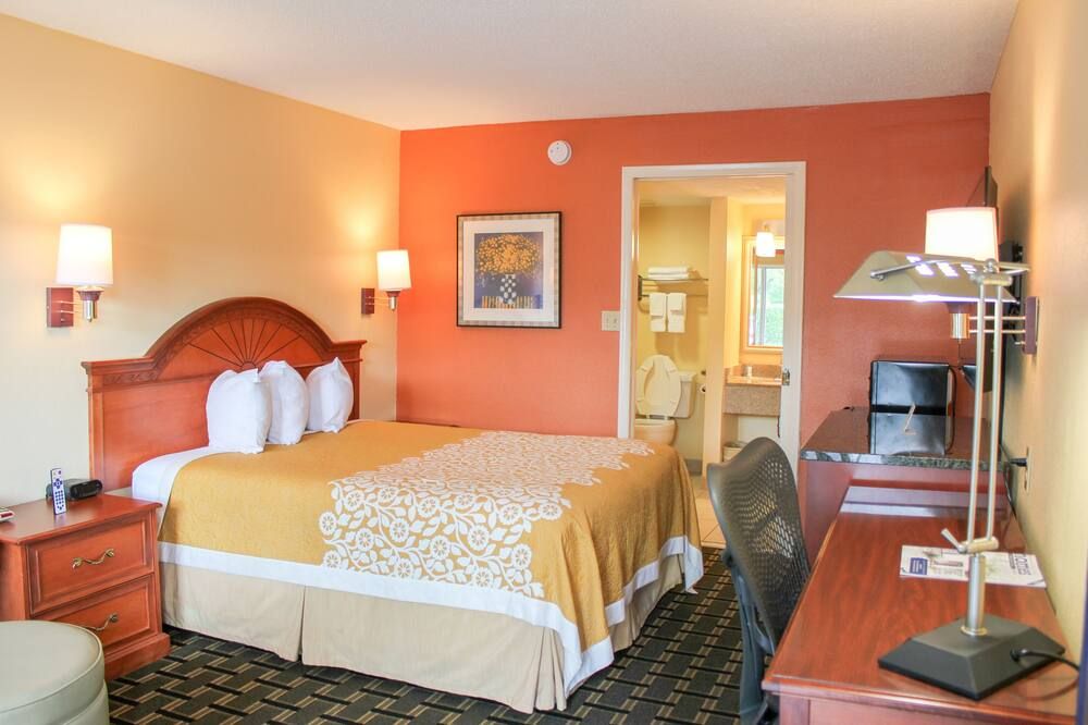 Rose Garden Inn & Suites - Thomasville - Habitación
