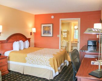 Rose Garden Inn & Suites - Thomasville - Schlafzimmer