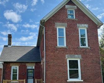 Hatlan House at Hancock Heights - Mansfield