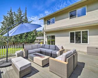 Riverside North Bend Oasis Stunning Mountain View - North Bend - Patio