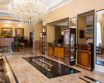 Palace Hotel Polom - Žilina - Recepción