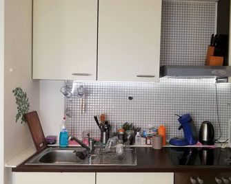 2 Bed Flat - Sleeps 3 - Pets - Parking - Wifi - Villingen-Schwenningen - Cucina