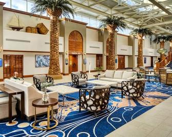 Room With Balcony, Modern Retreat, Explore Island Adventures, Onsite Pools! - Saint Pete Beach